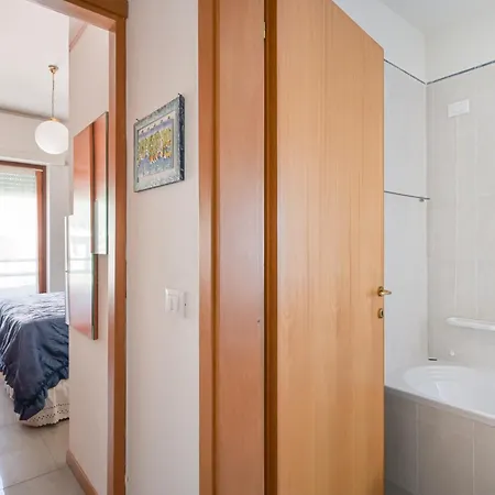 Casa Norb - With Private Parking Daire Lerici